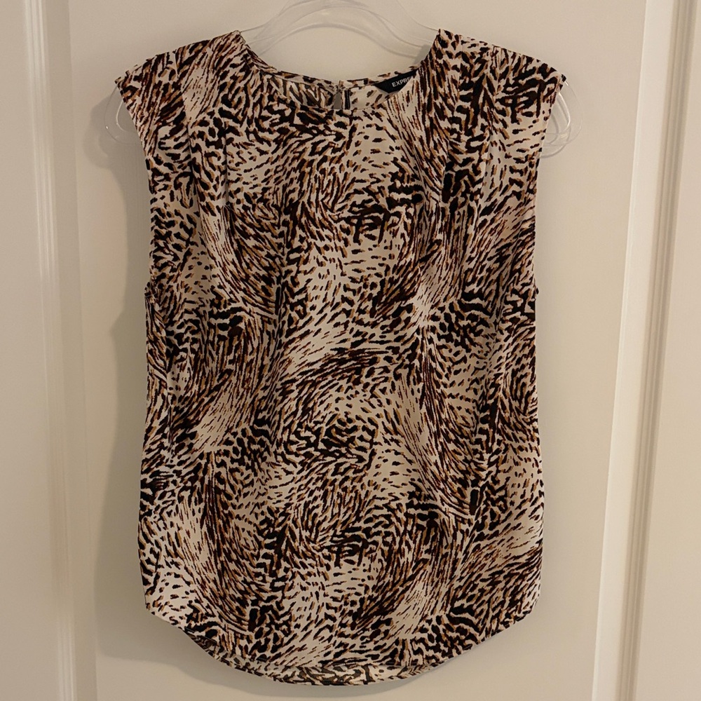 Express Abstract Print Blouse in Black and Cream